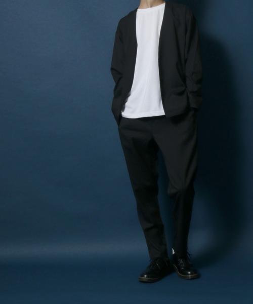 ANPAS(アンパス)の「Polyester Tropical Stretch Collarless Jacket SET-UP/別注 ポリトロ ストレッチ ノーカラージャケット&タックワイドテーパードパンツ セットアップ(セットアップ・メンズ・チャコールグレー/ライトグレー/ブラック/パープル/グレー系その他/グレイッシュベージュ・LL/M/L)」の2枚目の写真