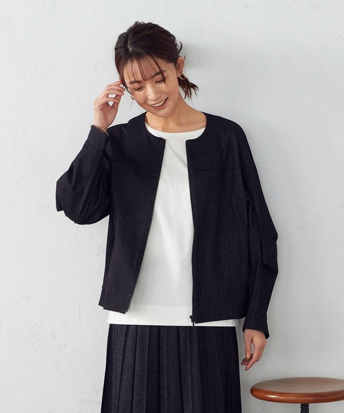 COMME CA ISM(コムサイズム)の「【一部店舗限定】ノーカラーブルゾン(ブルゾン・レディース・ブラック/ネイビー・MEDIUM/LARGE)」の2枚目の写真