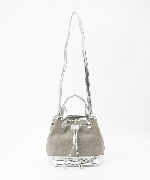 Ray BEAMS（レイビームス）の「Lara & Heart / メタリック 2WAY ショルダーバッグ（ショルダーバッグ・レディース・ブラック/その他1・ONE SIZE）」の10枚目の写真