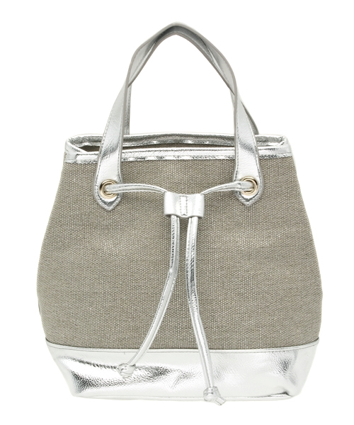 Ray BEAMS（レイビームス）の「Lara & Heart / メタリック 2WAY ショルダーバッグ（ショルダーバッグ・レディース・ブラック/その他1・ONE SIZE）」の20枚目の写真