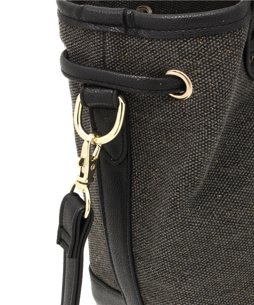 Ray BEAMS（レイビームス）の「Lara & Heart / メタリック 2WAY ショルダーバッグ（ショルダーバッグ・レディース・ブラック/その他1・ONE SIZE）」の14枚目の写真