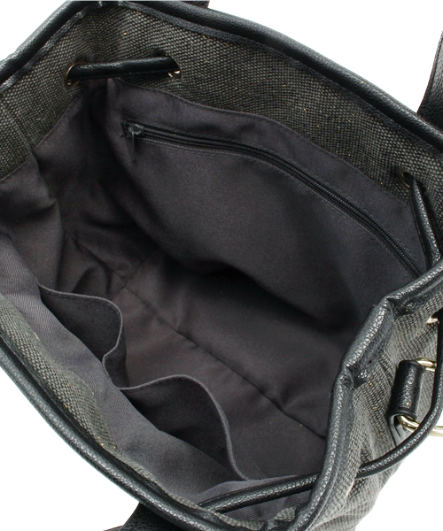 Ray BEAMS（レイビームス）の「Lara & Heart / メタリック 2WAY ショルダーバッグ（ショルダーバッグ・レディース・ブラック/その他1・ONE SIZE）」の4枚目の写真