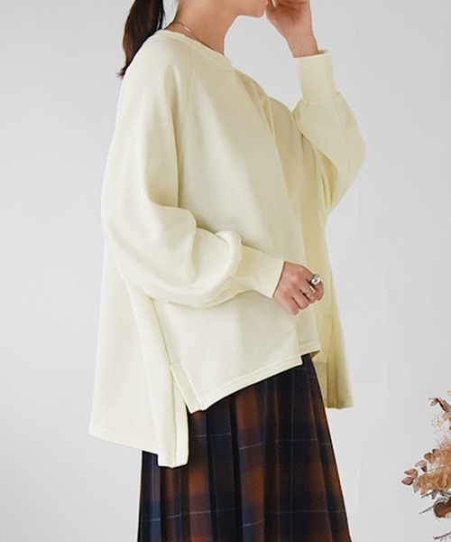 and it_（アンドイット）の「ボリュームスリーブゆるスウェット（スウェット・レディース・ピンク/ベージュ/ホワイト/チャコールグレー/ダークグリーン/ブラック/サックスブルー・M）」の2枚目の写真