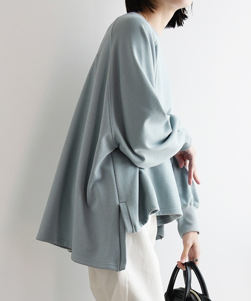 and it_（アンドイット）の「ボリュームスリーブゆるスウェット（スウェット・レディース・ピンク/ベージュ/ホワイト/チャコールグレー/ダークグリーン/ブラック/サックスブルー・M）」の6枚目の写真