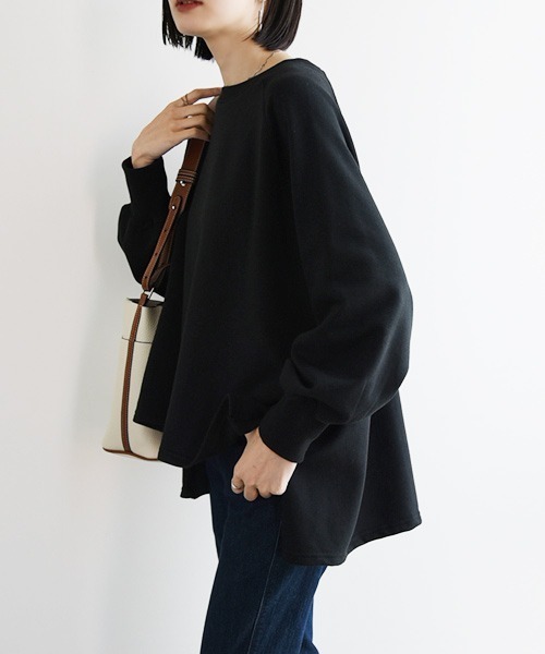 and it_（アンドイット）の「ボリュームスリーブゆるスウェット（スウェット・レディース・ピンク/ベージュ/ホワイト/チャコールグレー/ダークグリーン/ブラック/サックスブルー・M）」の3枚目の写真