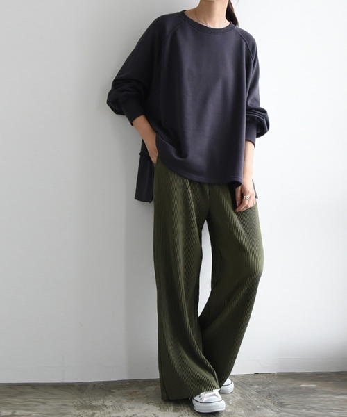 and it_（アンドイット）の「ボリュームスリーブゆるスウェット（スウェット・レディース・ピンク/ベージュ/ホワイト/チャコールグレー/ダークグリーン/ブラック/サックスブルー・M）」の16枚目の写真