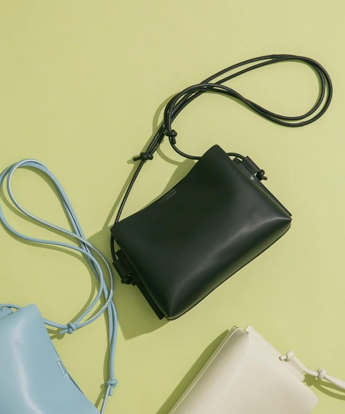 URBAN RESEARCH ROSSO WOMEN(アーバンリサーチ ロッソ)の「3ルームショルダーバッグ(ショルダーバッグ・レディース・ライトブルー/ブラック/アイボリー・FREE)」の3枚目の写真