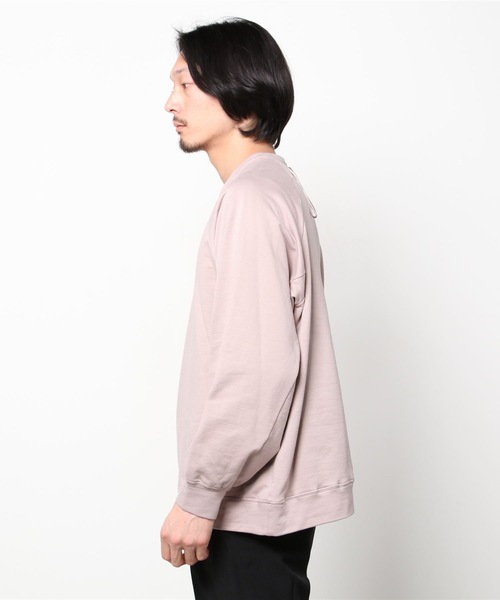 TROVE(トローヴ)の「TROVE 2022SS / CREW NECK SWEAT(スウェット・メンズ・スミクロ/グレイッシュベージュ・1/2/3)」の4枚目の写真