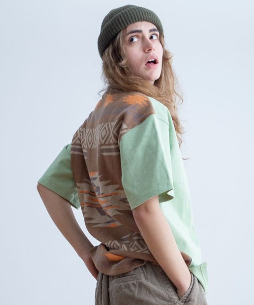 Universal Style Wear（ユニバーサルスタイルウェア）の「Universal Style Wear ナバホ ジャカード Tシャツ（Tシャツ/カットソー・メンズ・グリーン系その他/ブラック/グレイッシュベージュ/オフホワイト・X-LARGE/LARGE/MEDIUM）」の5枚目の写真