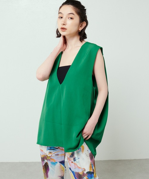 Lui's(ルイス)の「ショルダータックオーバーベスト(ベスト・レディース・ブラック/グリーン/ブルー・FREE)」の3枚目の写真