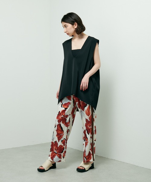 Lui's(ルイス)の「ショルダータックオーバーベスト(ベスト・レディース・ブラック/グリーン/ブルー・FREE)」の4枚目の写真