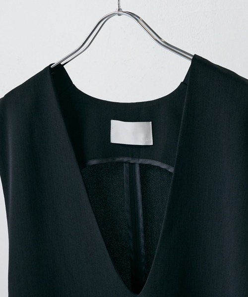 Lui's(ルイス)の「ショルダータックオーバーベスト(ベスト・レディース・ブラック/グリーン/ブルー・FREE)」の8枚目の写真