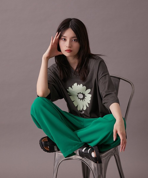 re_k by JUNRED(レクバイジュンレッド)の「【re_k by JUNRED】アブストラクトデイジー半袖Tシャツ(Tシャツ/カットソー・メンズ・チャコールグレー/ホワイト/ミント・S/M/L)」の6枚目の写真