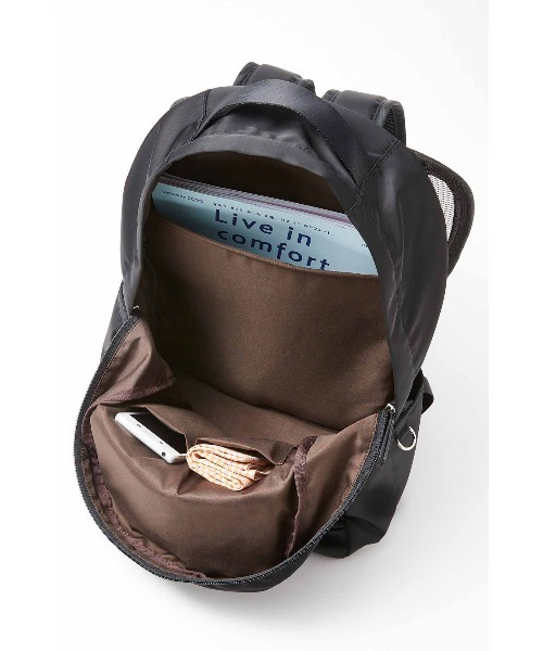 Live in comfort（リブインコンフォート）の「リブ　イン　コンフォート　ハンディー扇風機が取り付けられる　背中スースーリュック〈ブラック〉（バックパック/リュック・レディース・ブラック・ONE SIZE）」の4枚目の写真