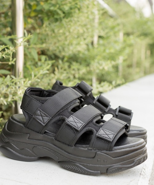 SpRay（スプレイ）の「厚底スポーツサンダル（サンダル・レディース・アイボリー/ブラック×ホワイト/ブラック系その他・SMALL/MEDIUM/LARGE/X-LARGE）」の3枚目の写真