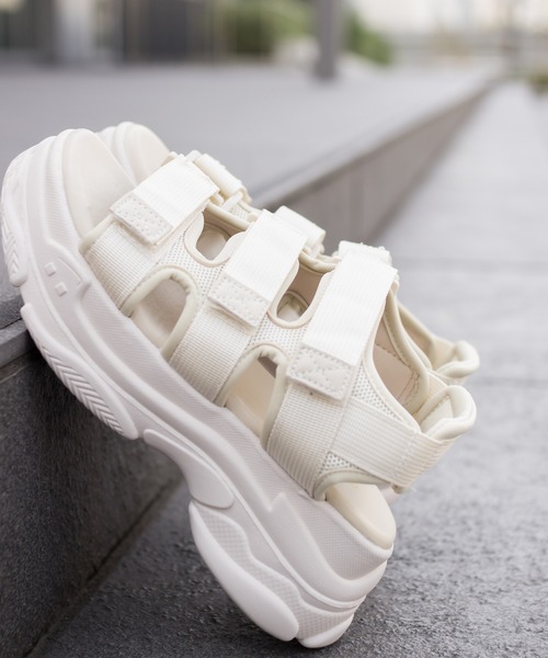 SpRay（スプレイ）の「厚底スポーツサンダル（サンダル・レディース・アイボリー/ブラック×ホワイト/ブラック系その他・SMALL/MEDIUM/LARGE/X-LARGE）」の9枚目の写真