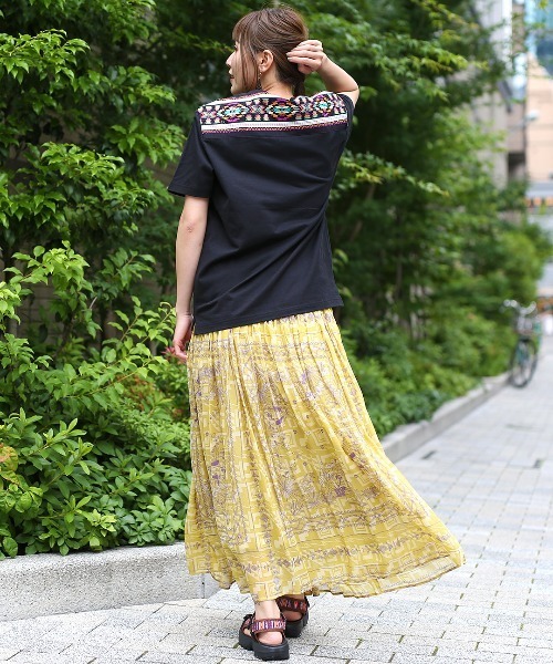 チチカカ（チチカカ）の「【ユニセックス】リメイク刺繍Ｔシャツ（Tシャツ/カットソー・メンズ・ホワイト/ブラック・MEDIUM/LARGE）」の7枚目の写真