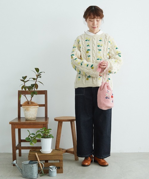 chambre de charme（シャンブルドゥシャーム）の「ペルーハンドニット りんごの花ポンポン巾着（ハンドバッグ・レディース・オフホワイト/ピンク・FREE）」の17枚目の写真