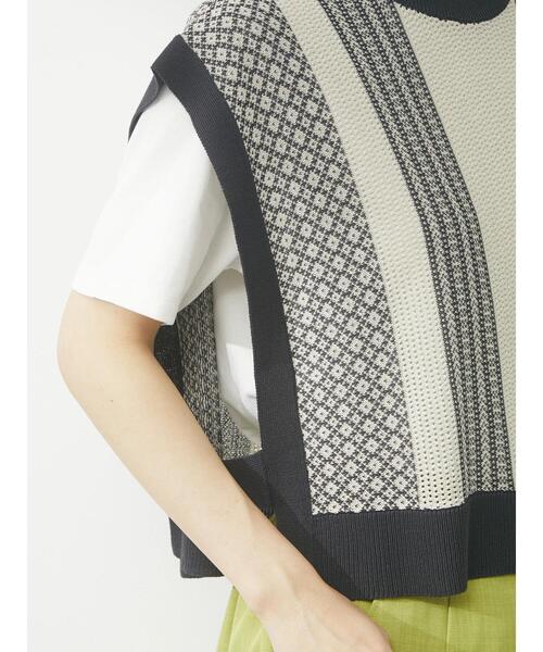 Green　Parks（グリーンパークス）の「パターンショートニットベスト（ベスト・レディース・ベージュ/オフホワイト/グリーン・FREE）」の21枚目の写真