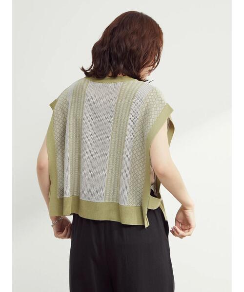 Green　Parks（グリーンパークス）の「パターンショートニットベスト（ベスト・レディース・ベージュ/オフホワイト/グリーン・FREE）」の16枚目の写真