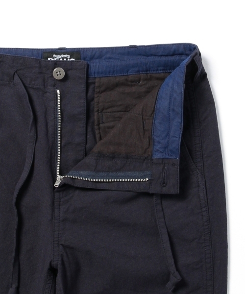 BEAMS（ビームス）の「◎BEAMS / オックス ストレッチテーパードチノ:（その他パンツ・メンズ・ブラック/ベージュ/ネイビー・LARGE/MEDIUM/SMALL/X-LARGE）」の9枚目の写真