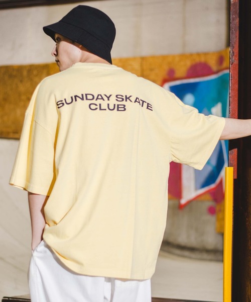 WEGO（ウィゴー）の「WEGO/CREW BIG半袖Tシャツ（Tシャツ/カットソー・メンズ・イエロー/カーキ/ホワイト/グレー系その他/ブラック・MEDIUM/LARGE）」の5枚目の写真