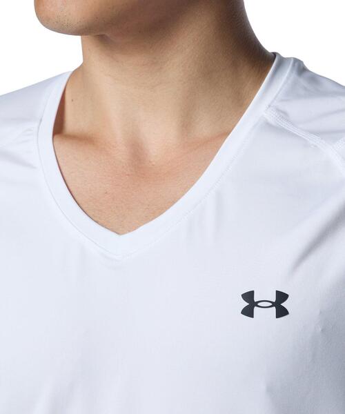 UNDER ARMOUR(アンダーアーマー)の「UAヒートギア フィッティド ロングスリーブ Vネックシャツ(ゴルフ/メンズ)(Tシャツ/カットソー・メンズ・ブラック/ホワイト・M/L/S/XXL/XL)」の4枚目の写真