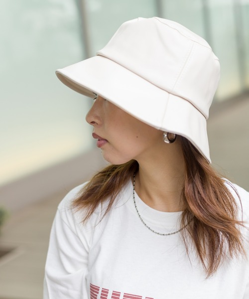 SpRay(スプレイ)の「エコレザーバケットハット(ハット・レディース・ブラック/ベージュ/ブラウン/アイボリー・FREE)」の2枚目の写真