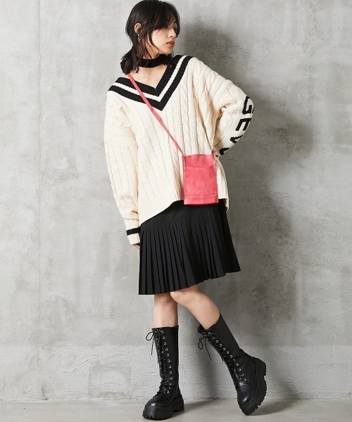 GEVS.（ジェイヴィス）の「＜大きいサイズ＞ 裾プリーツキャミソールミニワンピース GEVS.（ワンピース・レディース・ブラック/モカ・3L/L/4L/5L/LL）」の2枚目の写真