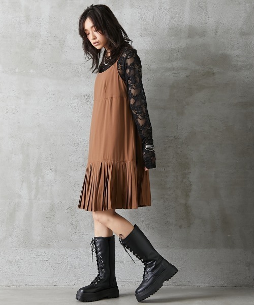 GEVS.（ジェイヴィス）の「＜大きいサイズ＞ 裾プリーツキャミソールミニワンピース GEVS.（ワンピース・レディース・ブラック/モカ・3L/L/4L/5L/LL）」の9枚目の写真