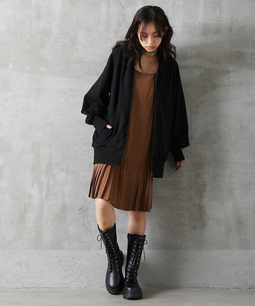 GEVS.（ジェイヴィス）の「＜大きいサイズ＞ 裾プリーツキャミソールミニワンピース GEVS.（ワンピース・レディース・ブラック/モカ・3L/L/4L/5L/LL）」の10枚目の写真