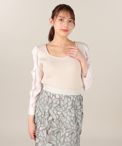 LAISSE PASSE（レッセパッセ）の「ラッフルスリーブプルオーバー（ニット/セーター・レディース・モーブ系/チョコ/ピーコックグリーン系/アイボリー・MEDIUM）」の2枚目の写真