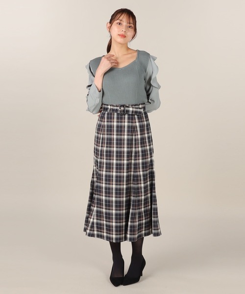 LAISSE PASSE（レッセパッセ）の「ラッフルスリーブプルオーバー（ニット/セーター・レディース・モーブ系/チョコ/ピーコックグリーン系/アイボリー・MEDIUM）」の11枚目の写真