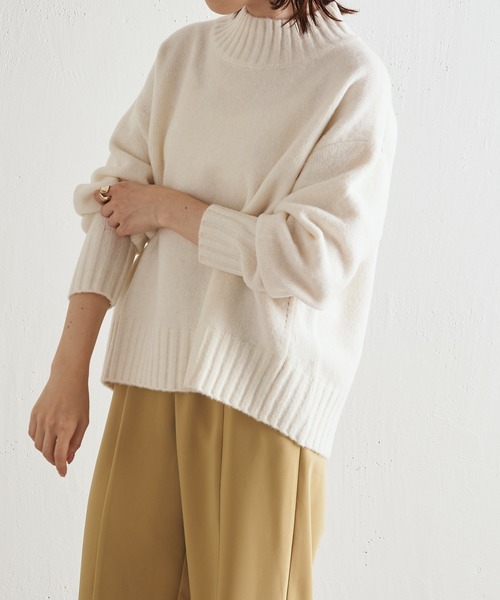 COLLAGE GALLARDAGALANTE（コラージュガリャルダガランテ）の「ボトムを選ばない/万能トップス/ハイネックニット/手洗い可（ニット/セーター・レディース・パープル/オフホワイト/イエロー/グリーン/モカ・FREE）」の6枚目の写真