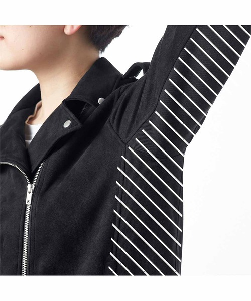 Live in comfort(リブインコンフォート)の「リブ イン コンフォート はまじとコラボ 復刻! 着心地らくちんな伸びるライダースジャケット(ライダースジャケット・レディース・ブラック/キャメル・LARGE/MEDIUM/SMALL/X-LARGE/XX-LARGE/XXX-LARGE)」の4枚目の写真