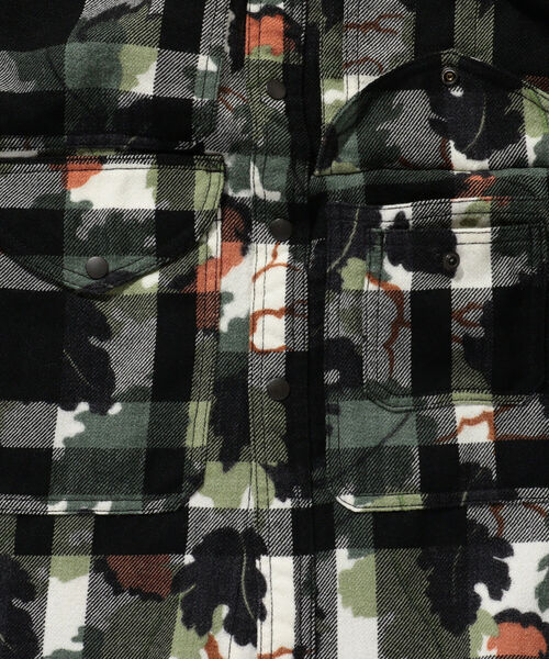 BEAMS PLUS（ビームスプラス）の「BEAMS PLUS / ウール チェック カモフラージュプリント アドベンチャーシャツ モディファイ（シャツ/ブラウス・メンズ・レッド/ホワイト・SMALL/MEDIUM/LARGE/X-LARGE）」の15枚目の写真
