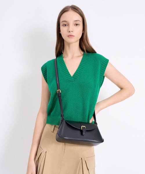 ジュリママ様　CHARLES &amp; KEITH アネリーゼ ショルダーバッグ Charles and Keith - ジュリママ様 CHARLES & KEITH アネリーゼ