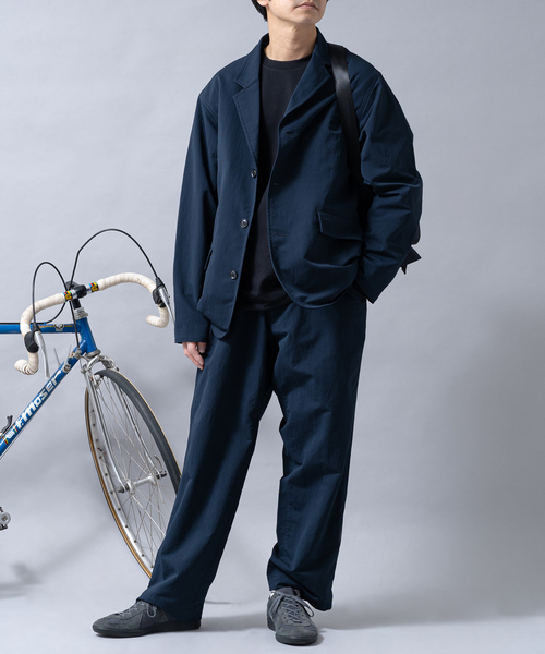 nanamica(ナナミカ)の「【nanamica / ナナミカ】別注 ALPHA DRY WIDE PANTS(スラックス・メンズ・ネイビー・34/32/30)」の2枚目の写真