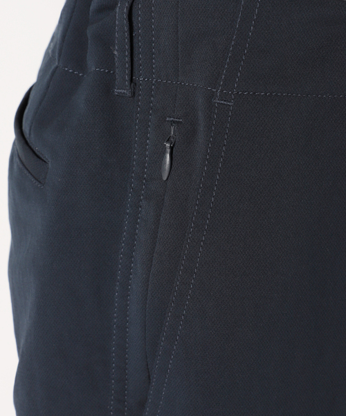 nanamica(ナナミカ)の「【nanamica / ナナミカ】別注 ALPHA DRY WIDE PANTS(スラックス・メンズ・ネイビー・34/32/30)」の19枚目の写真