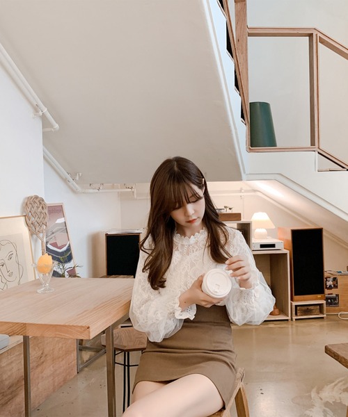leune(ルネ)の「チュールボリュームスリーブレーストップス(シャツ/ブラウス・レディース・ホワイト/ベージュ・FREE)」の16枚目の写真