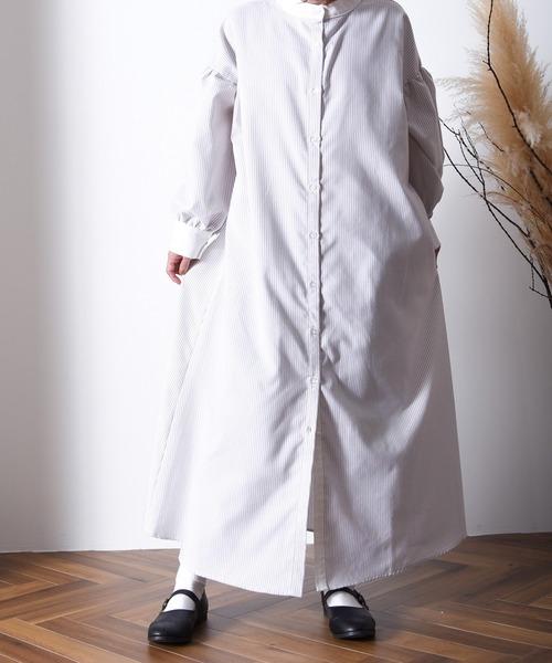 folka（フォルカ）の「1- ストライプ スタンドカラー ロングシャツ ワンピース【folka(フォルカ)】（シャツワンピース・レディース・ブラック/ベージュ/サックスブルー・FREE）」の3枚目の写真