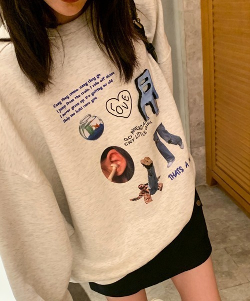 Vipoa(ヴィポア)の「COLLAGE ART OVERSIZE SWEAT(スウェット・レディース・ライトグレー/ブラック・FREE)」の6枚目の写真