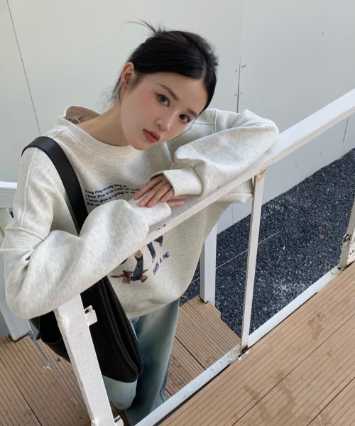 Vipoa(ヴィポア)の「COLLAGE ART OVERSIZE SWEAT(スウェット・レディース・ライトグレー/ブラック・FREE)」の22枚目の写真