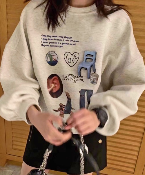 Vipoa(ヴィポア)の「COLLAGE ART OVERSIZE SWEAT(スウェット・レディース・ライトグレー/ブラック・FREE)」の9枚目の写真