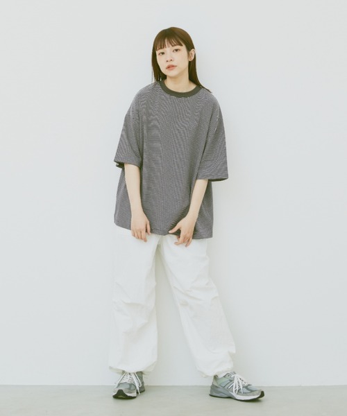flaner(フラネ)の「Loose micro border tee/ルーズマイクロボーダーT(Tシャツ/カットソー・レディース・ホワイト/チャコールグレー・MEDIUM/LARGE)」の13枚目の写真