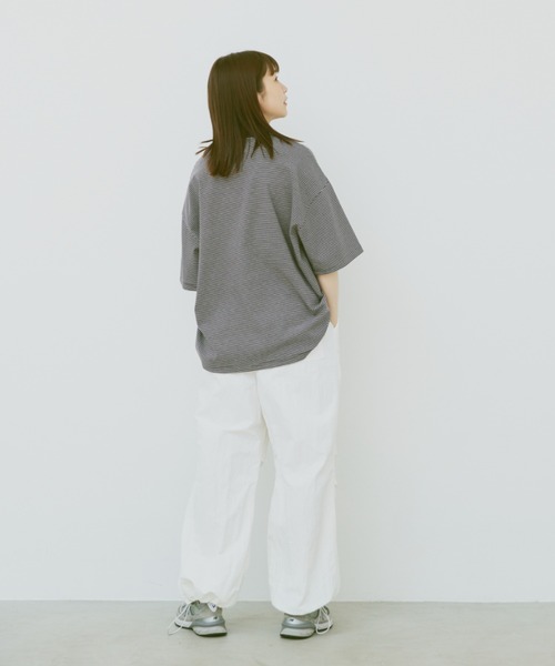 flaner(フラネ)の「Loose micro border tee/ルーズマイクロボーダーT(Tシャツ/カットソー・レディース・ホワイト/チャコールグレー・MEDIUM/LARGE)」の12枚目の写真