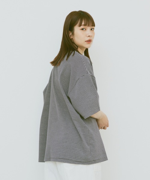 flaner(フラネ)の「Loose micro border tee/ルーズマイクロボーダーT(Tシャツ/カットソー・レディース・ホワイト/チャコールグレー・MEDIUM/LARGE)」の5枚目の写真
