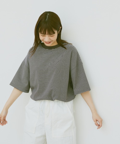 flaner(フラネ)の「Loose micro border tee/ルーズマイクロボーダーT(Tシャツ/カットソー・レディース・ホワイト/チャコールグレー・MEDIUM/LARGE)」の9枚目の写真