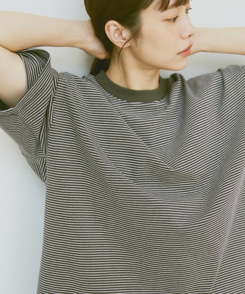 flaner(フラネ)の「Loose micro border tee/ルーズマイクロボーダーT(Tシャツ/カットソー・レディース・ホワイト/チャコールグレー・MEDIUM/LARGE)」の8枚目の写真