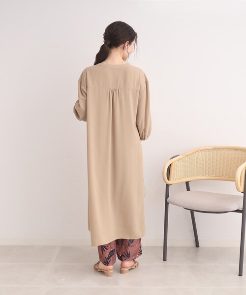 SHOO・LA・RUE（シューラルー）の「◆【体型カバー】上品なシボ感が大人な印象 多ボタンワンピース（ワンピース・レディース・ベージュ/ネイビー系6/ブラック・00）」の5枚目の写真